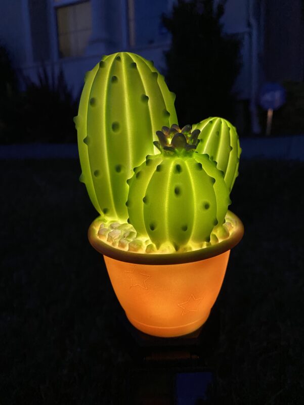 B0012 Cactus solar garden stake light Lingbusiness